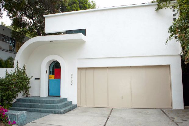 0_4500_0_3000_one_artsy-modern-hollywood-hills-home-kalmbach016