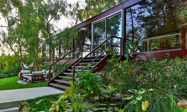 Craig Ellwood's California Modern Moore House - 4791 Bonvue